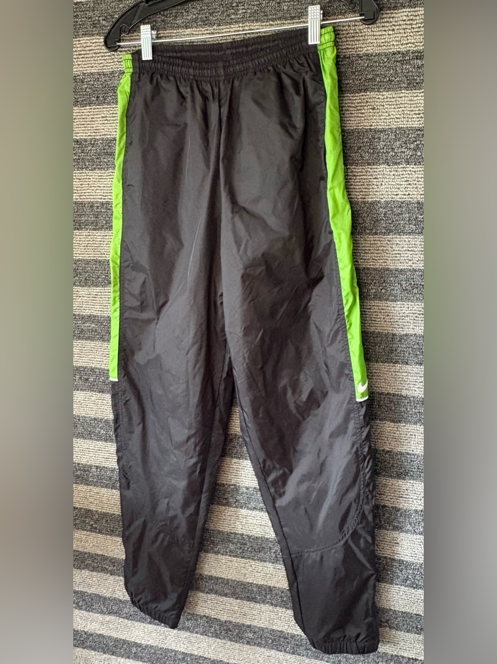 Vintage 90’s Nike Black & Green Track Pants Men’s Small EUC